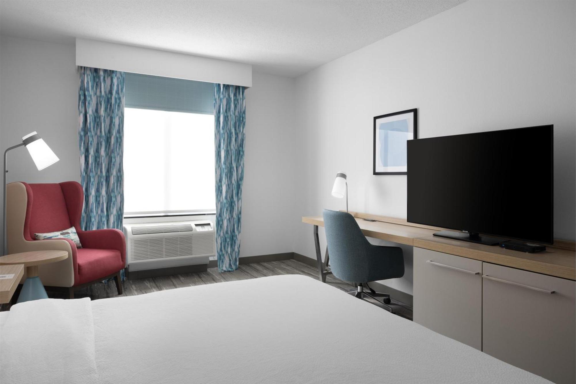 King Room with Tub - Mobility and Hearing Access
